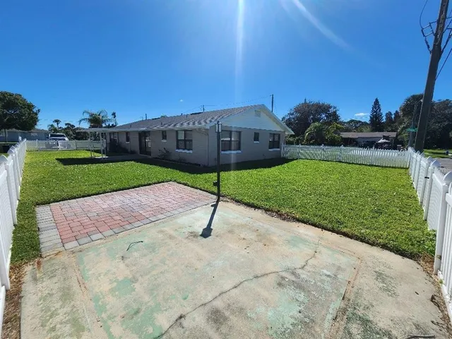 $2,900 | 105 Desoto Drive, New Smyrna Beach, FL 32169