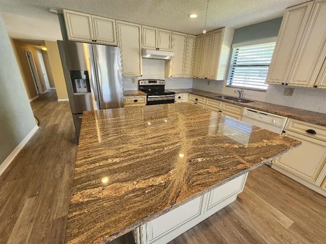 $2,900 | 105 Desoto Drive, New Smyrna Beach, FL 32169