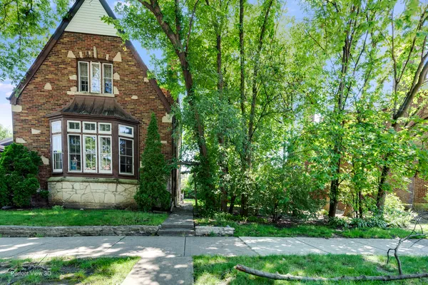 $685,000 | 5811 North Christiana Avenue, Chicago, IL 60659