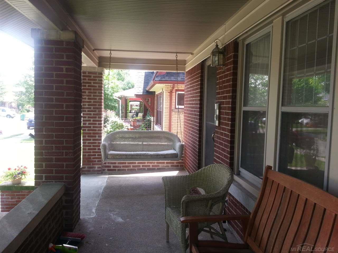 1379 Nottingham Road Grosse Pointe, MI 48230 - Photo 17 of 25 31248927-16.JPG
