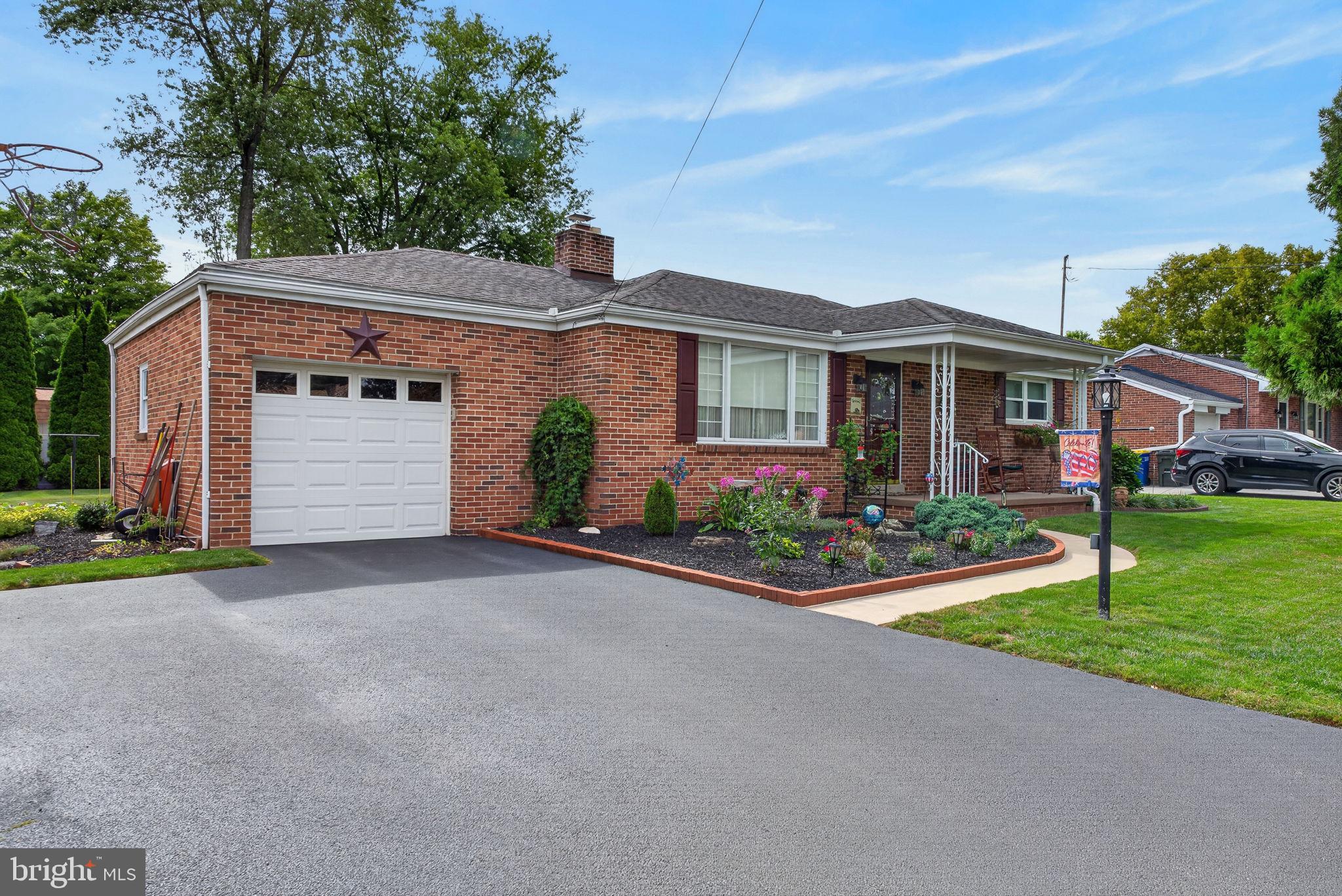 2274 Maple Road York, PA 17408 - Photo 3 of 37 Gallery Image 3