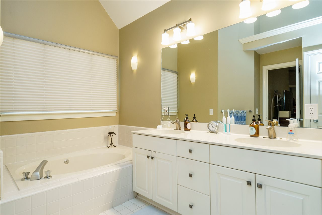 2005 Treverton Place Raleigh, NC 27609 - Photo 12 of 22 Photo 12