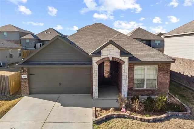 $279,000 | 912 Juneberry Drive, Denton, TX 76207