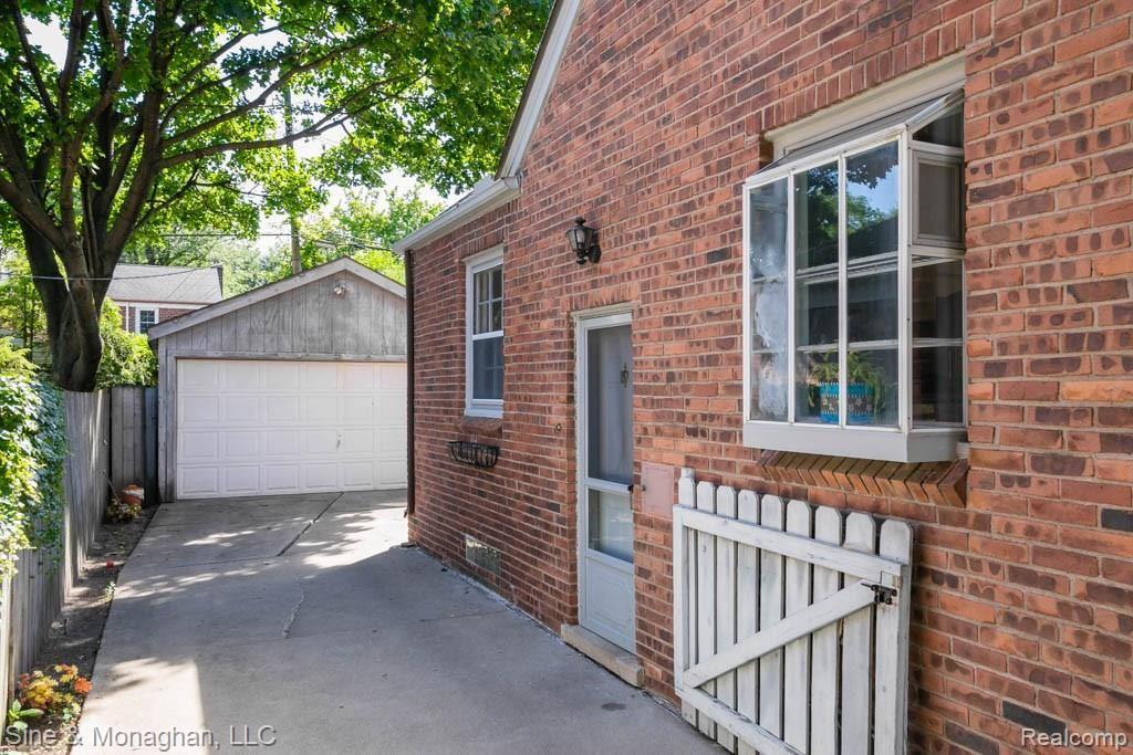 459 Touraine Road Grosse Pointe Farms, MI 48236 - Photo 23 of 28