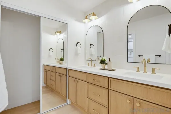 $1,699,000 | 585 South Sierra Avenue, Unit 27, Solana Beach, CA 92075