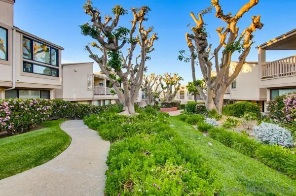 $1,699,000 | 585 South Sierra Avenue, Unit 27, Solana Beach, CA 92075