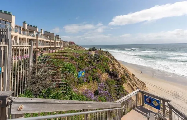 $1,699,000 | 585 South Sierra Avenue, Unit 27, Solana Beach, CA 92075