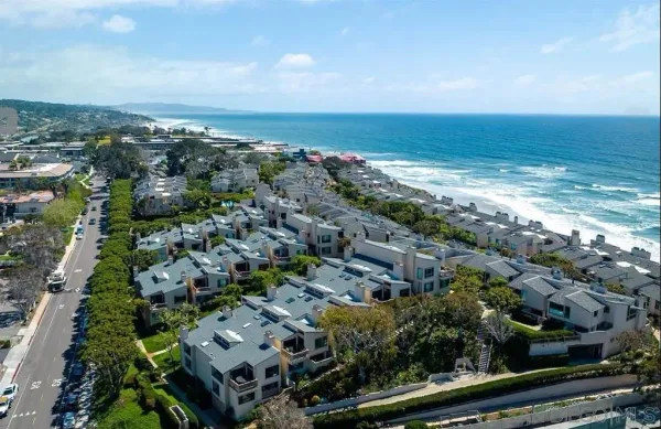 $1,699,000 | 585 South Sierra Avenue, Unit 27, Solana Beach, CA 92075
