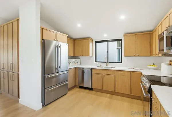 $1,699,000 | 585 South Sierra Avenue, Unit 27, Solana Beach, CA 92075