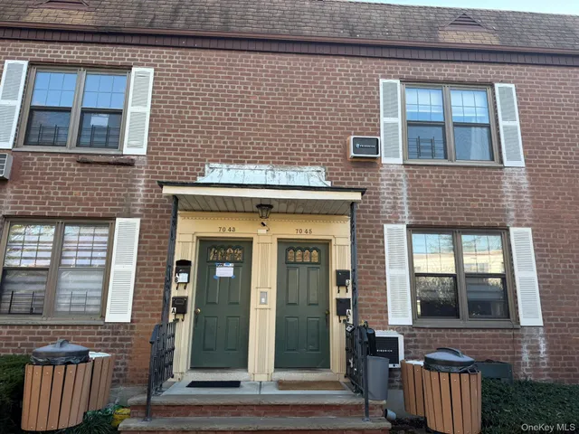 $2,850 | 70-43B Park Drive East | Kew Gardens Hills