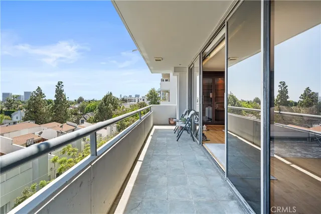 $1,588,000 | 10660 Wilshire Boulevard, Unit 609, Los Angeles, CA 90024