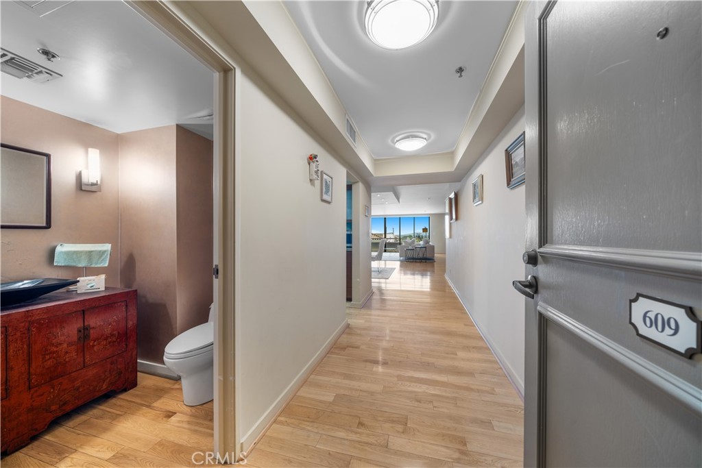 10660 Wilshire Boulevard, Unit 609 Los Angeles, CA 90024 - Photo 4 of 24