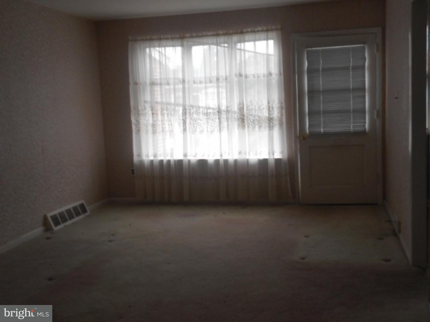 220 Stoney Hill Road Ridley Park, PA 19078 - Photo 5 of 13 Living Room