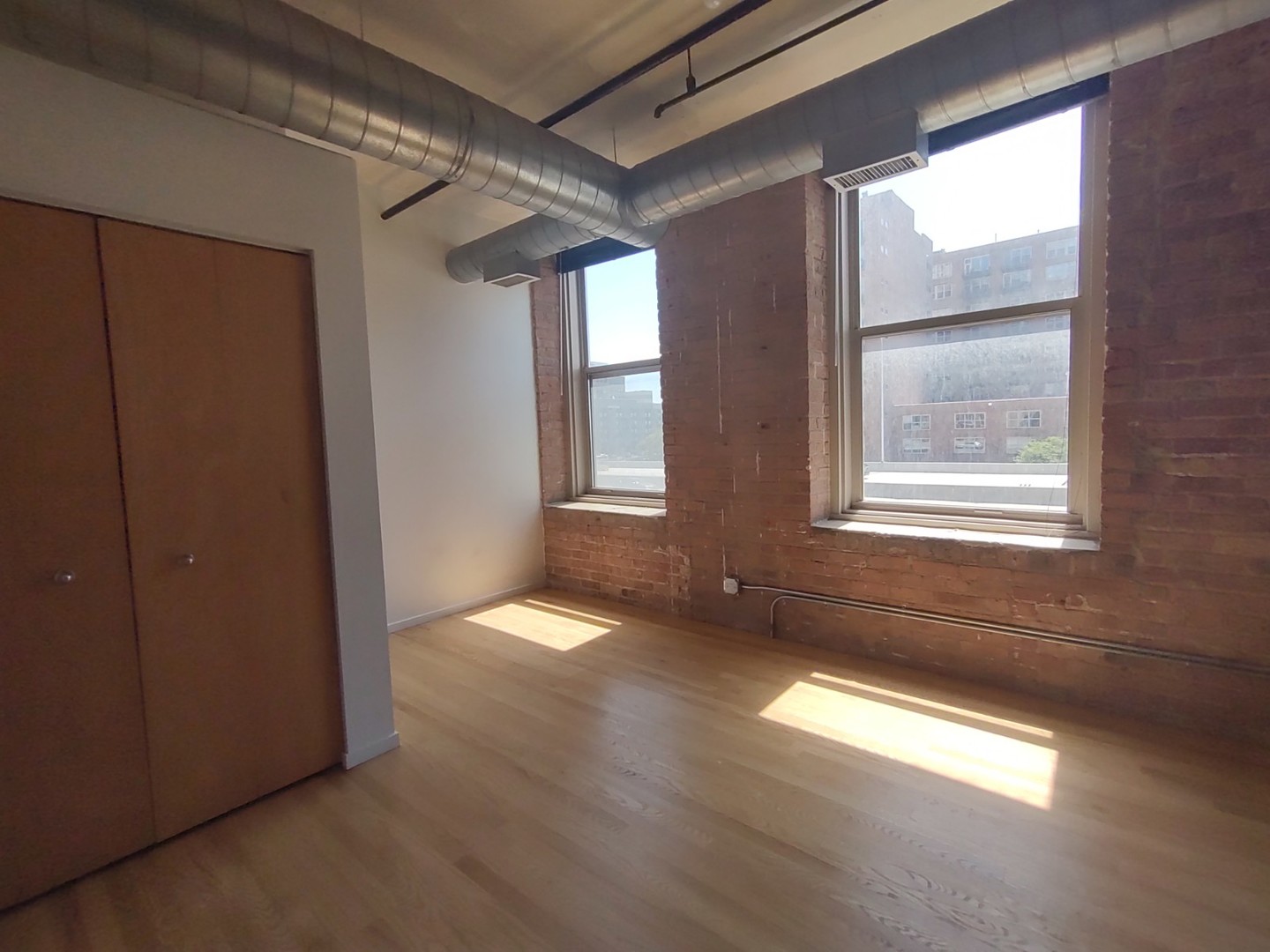 420 South Clinton Street, Unit 302 Chicago, IL 60607 - Photo 9 of 21