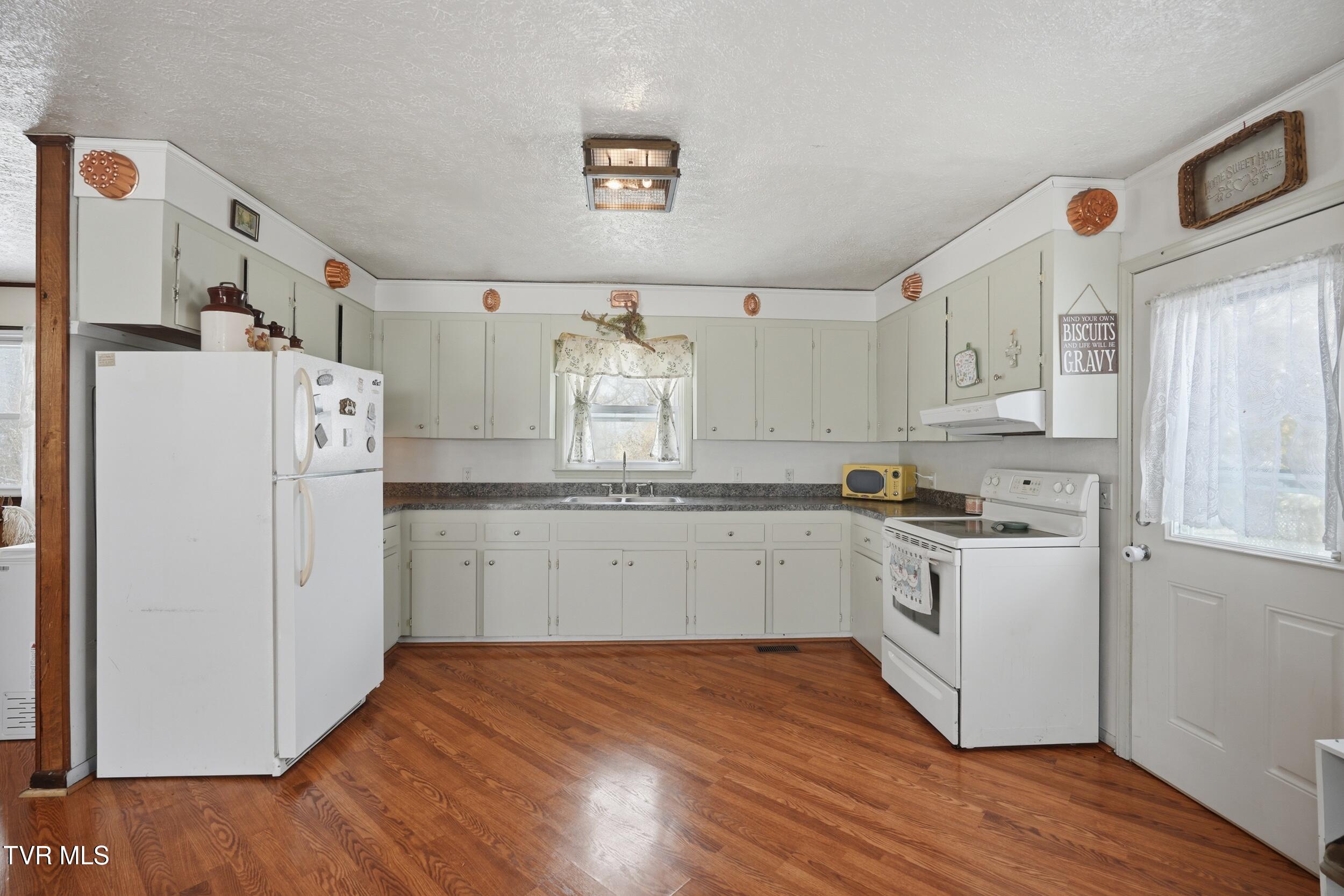 1208 Dry Road Speedwell, VA 24374 - Photo 11 of 32 12_dsc04374