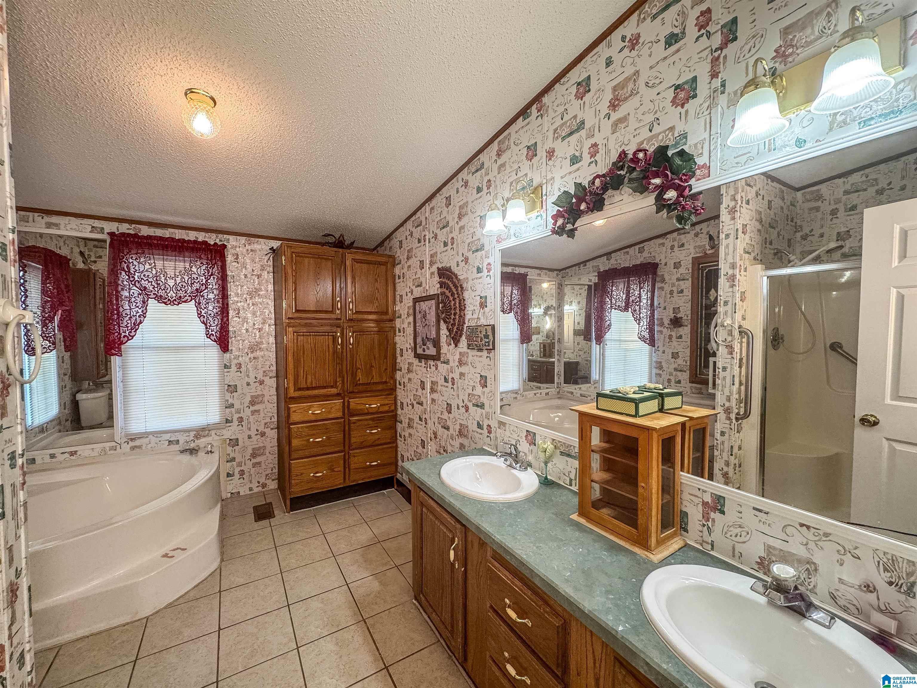 187 Henderson Lake Road Munford, AL 36268 - Photo 9 of 38