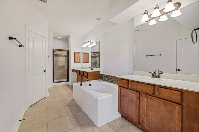 $380,000 | 12 Tassia Lane, Pasadena, TX 77058