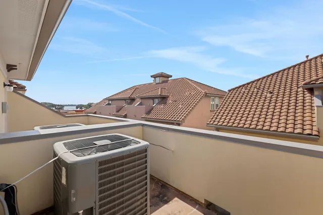 $380,000 | 12 Tassia Lane, Pasadena, TX 77058