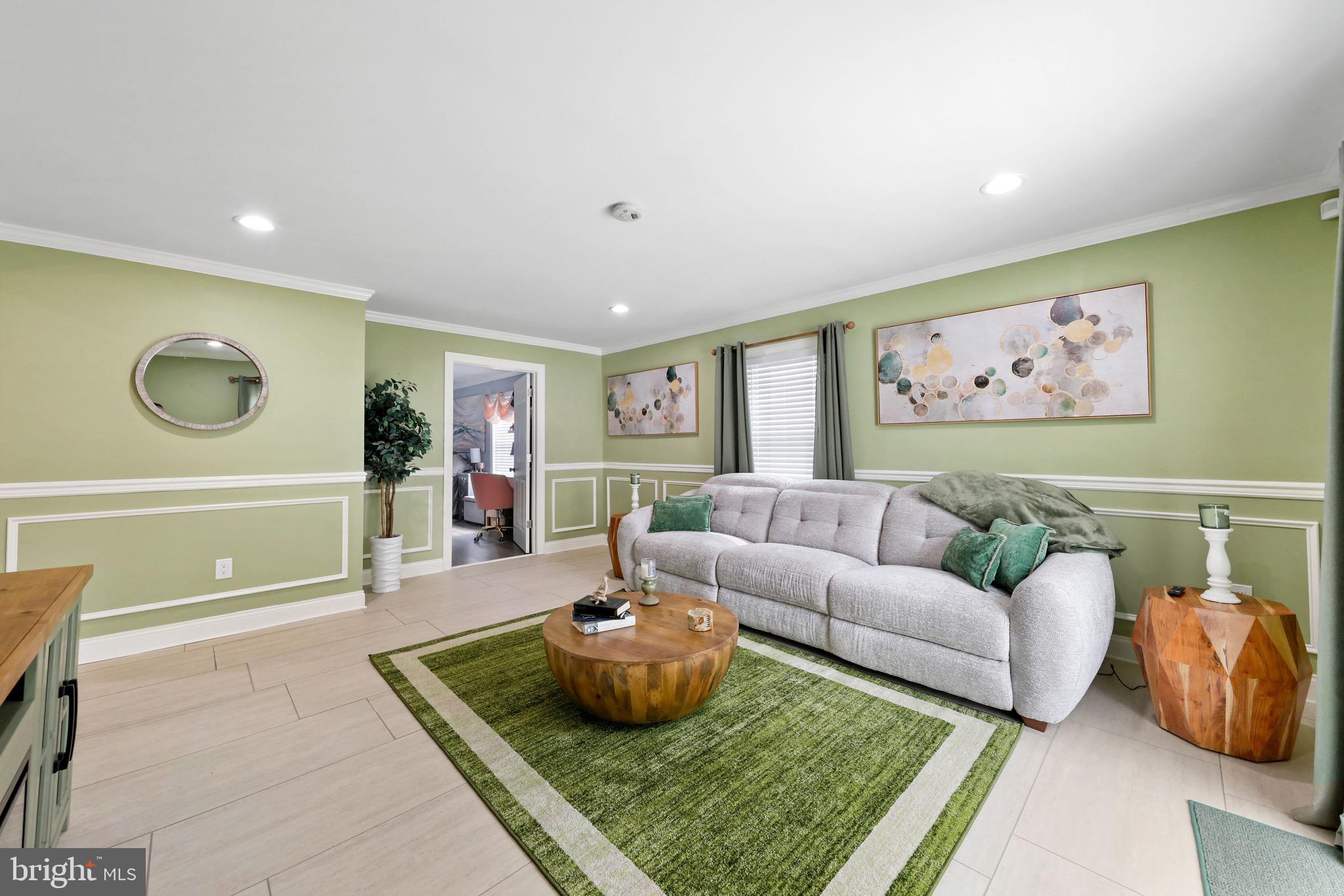 20 Pebble Lane Willingboro, NJ 08046 - Photo 18 of 38 a living room with furniture and a rug