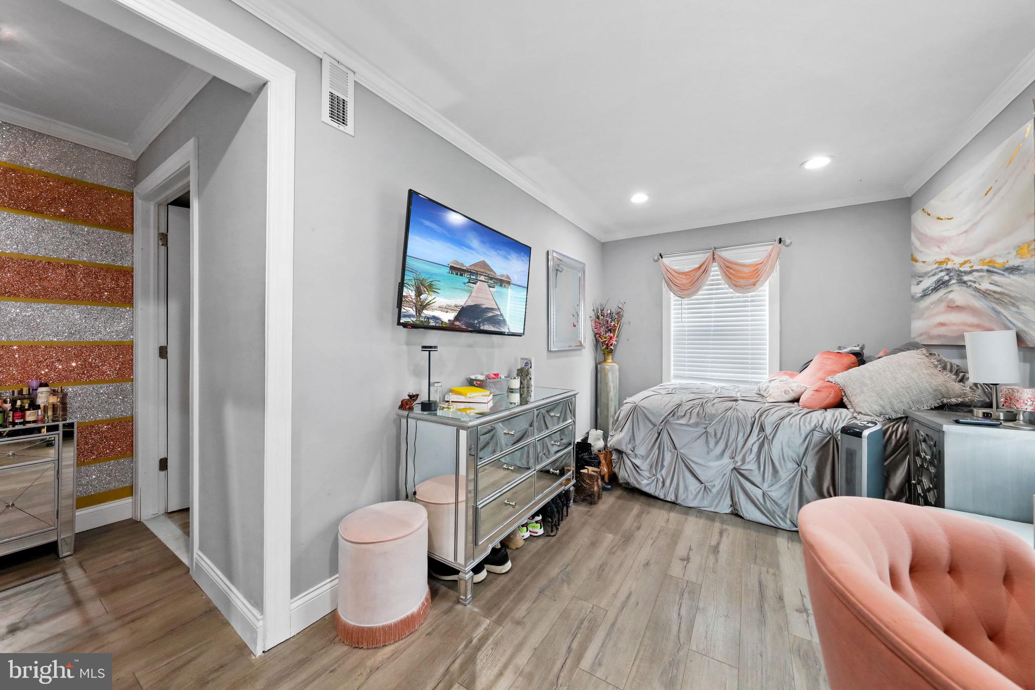 20 Pebble Lane Willingboro, NJ 08046 - Photo 20 of 38 a bedroom with two beds and a large window