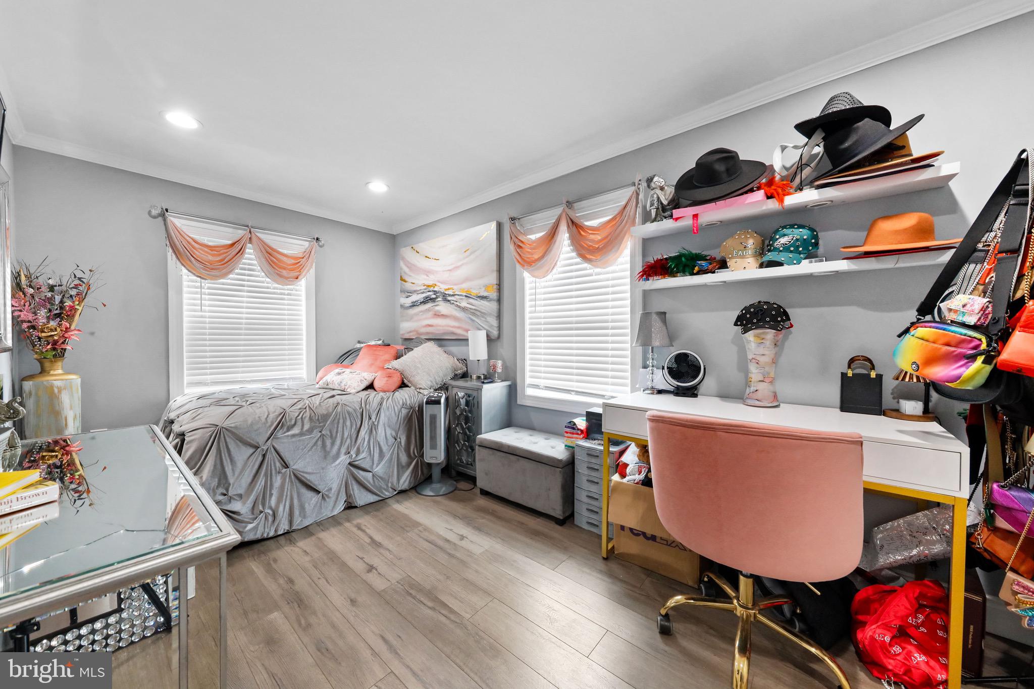 20 Pebble Lane Willingboro, NJ 08046 - Photo 21 of 38 a bedroom with furniture and a bed