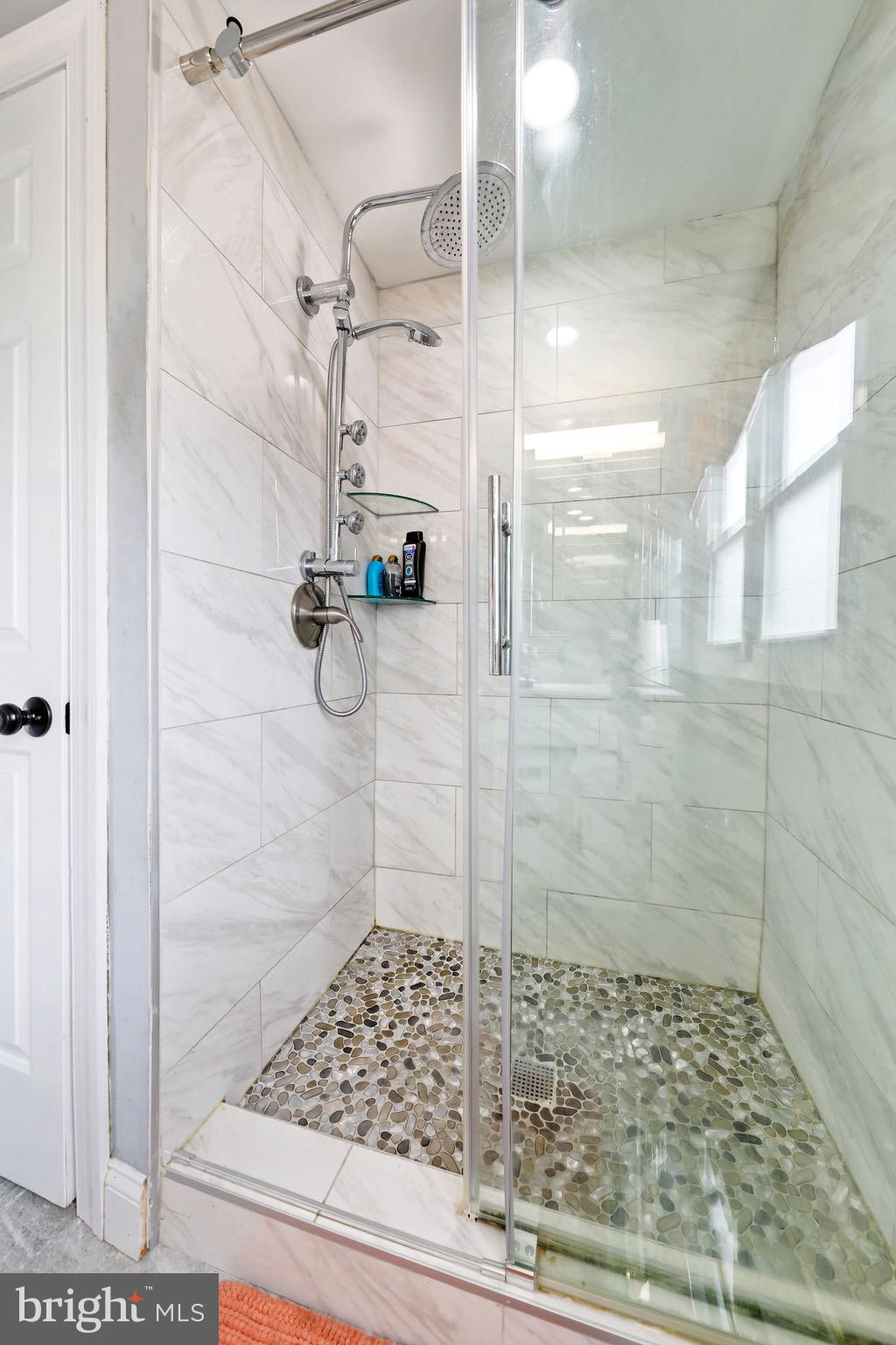 20 Pebble Lane Willingboro, NJ 08046 - Photo 27 of 38 a bathroom with a shower