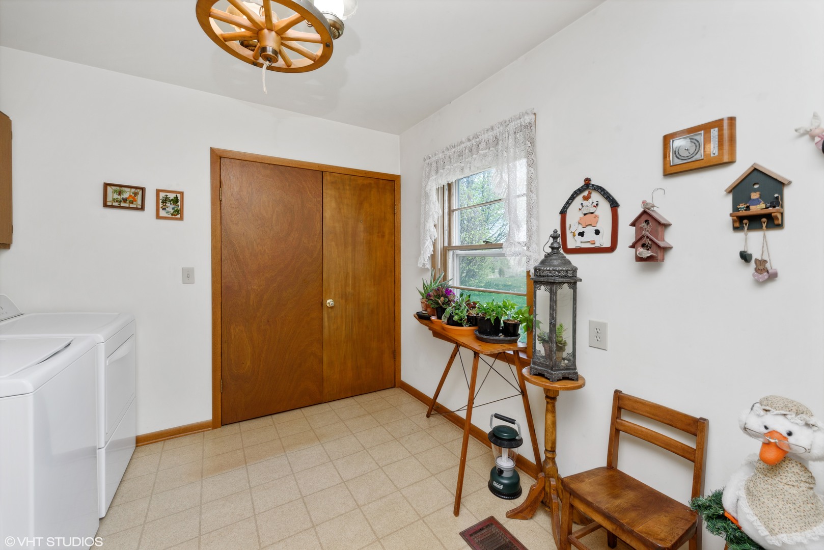 37W793 Binnie Road Dundee, IL 60118 - Photo 20 of 34 a view of a room with gym equipment