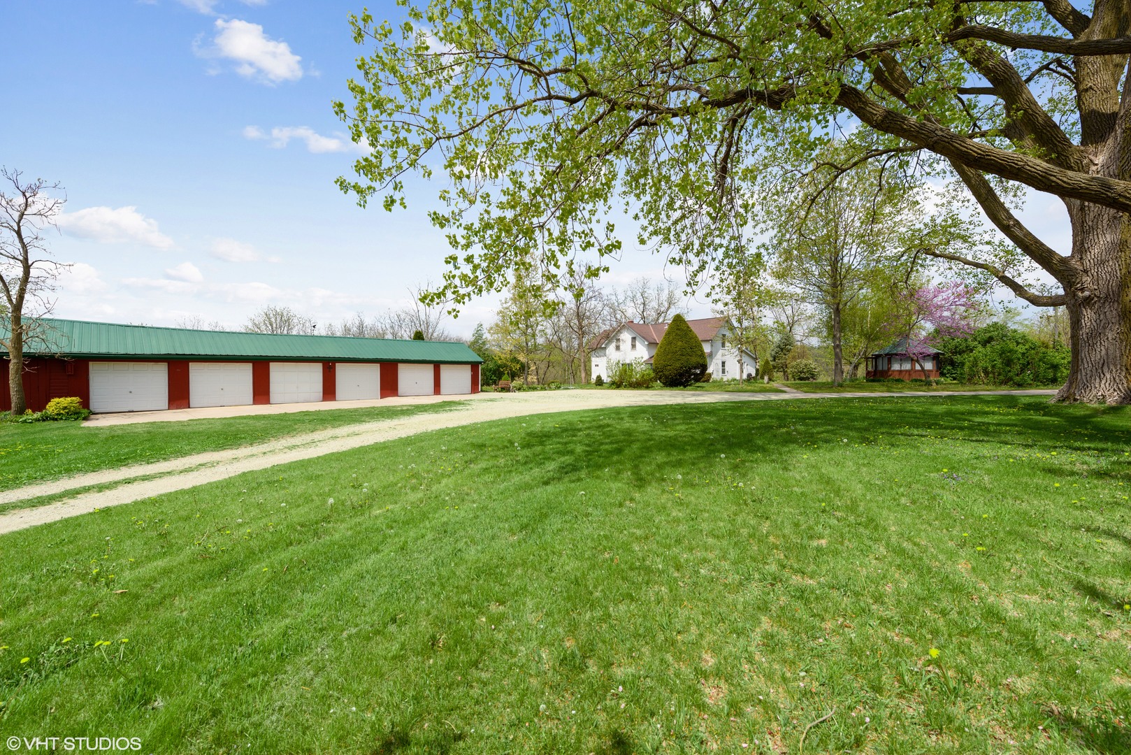 37W793 Binnie Road Dundee, IL 60118 - Photo 28 of 34 a view of a house with a big yard