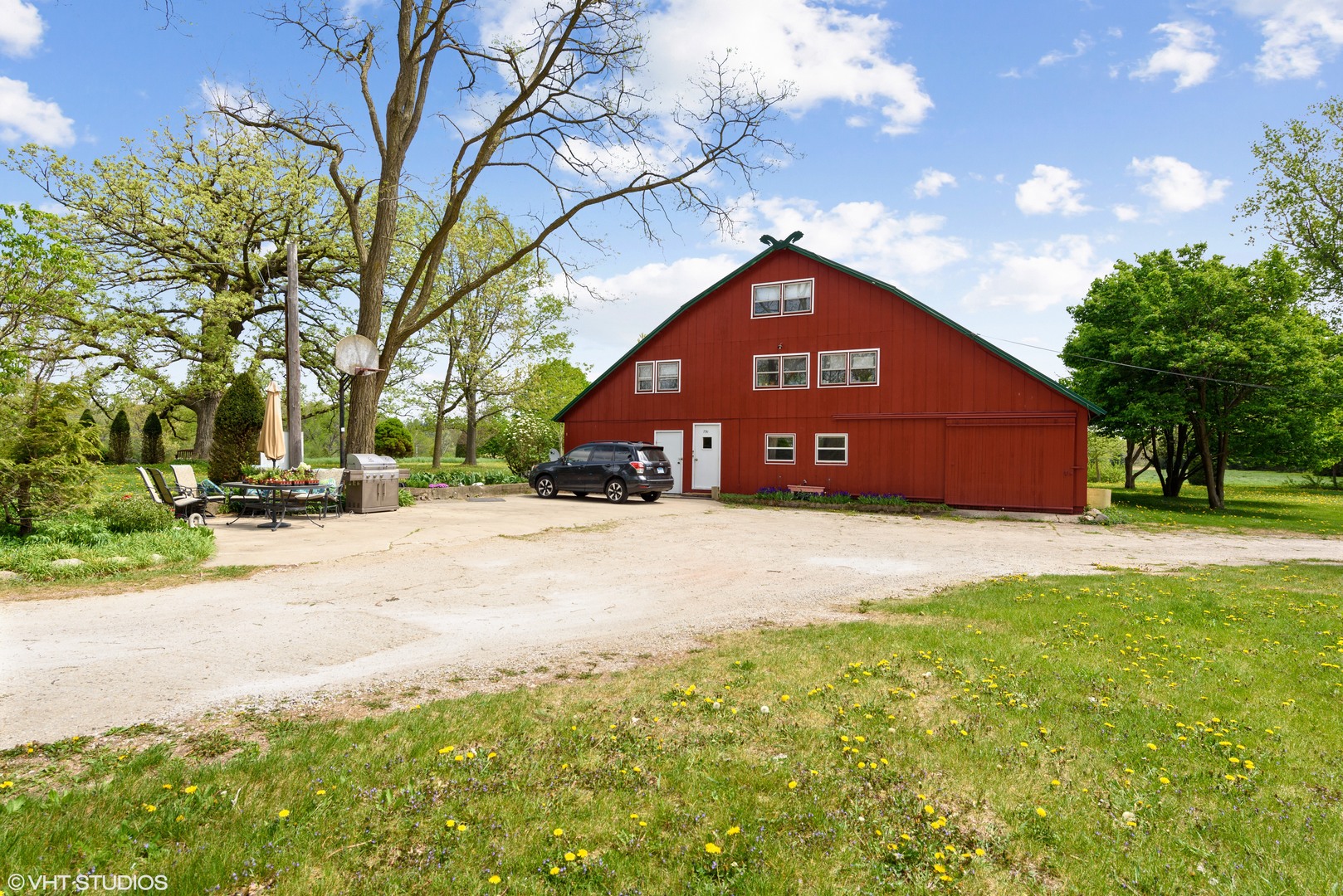 37W793 Binnie Road Dundee, IL 60118 - Photo 30 of 34 a large tree in front of a house
