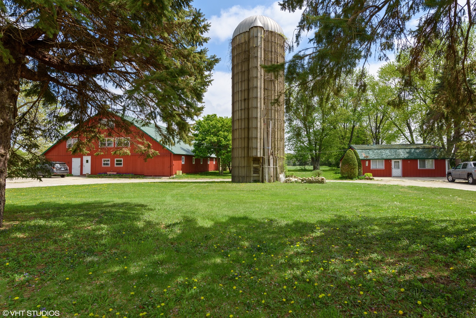 37W793 Binnie Road Dundee, IL 60118 - Photo 31 of 34 a view of a trees with a big yard