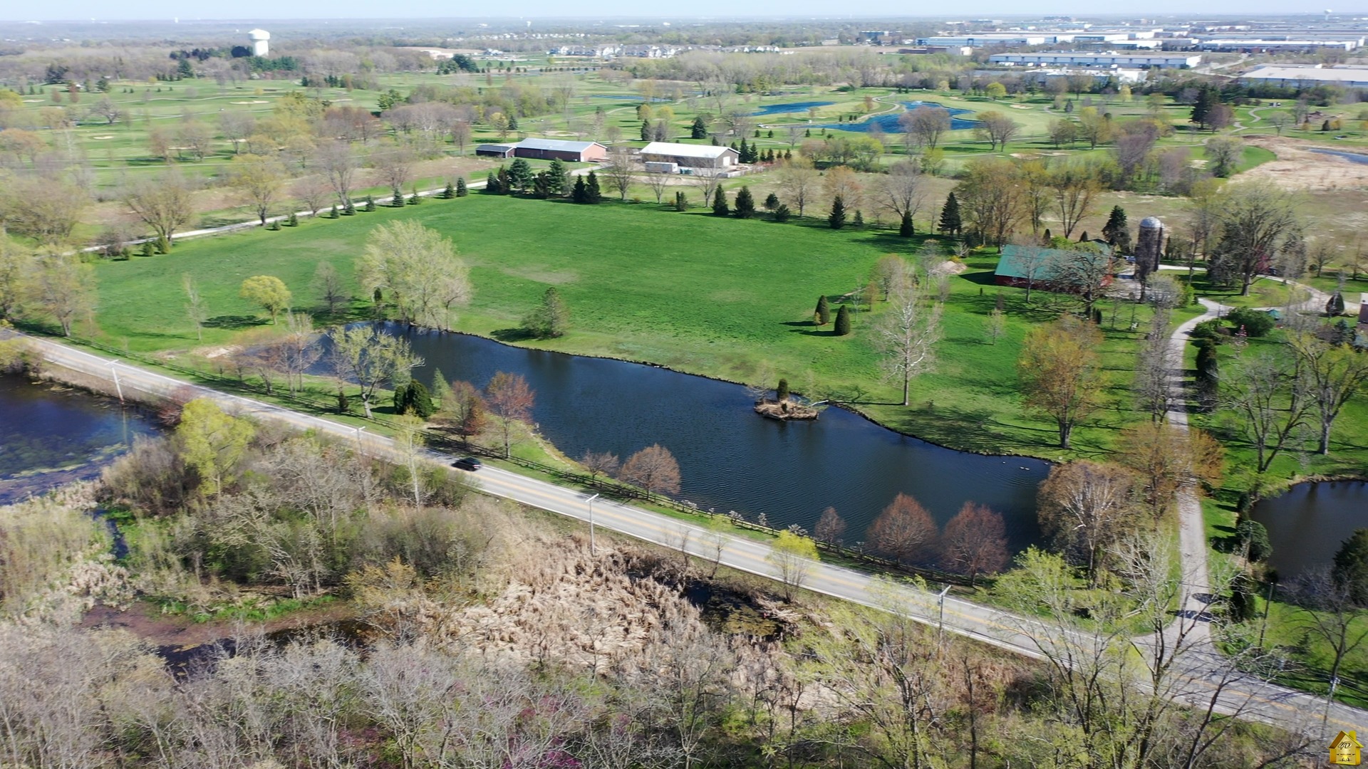 37W793 Binnie Road Dundee, IL 60118 - Photo 7 of 34 an aerial view of a houses with a yard