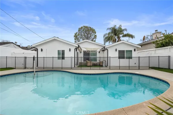 $5,500 | 18015 Collins Street, Encino, CA 91316
