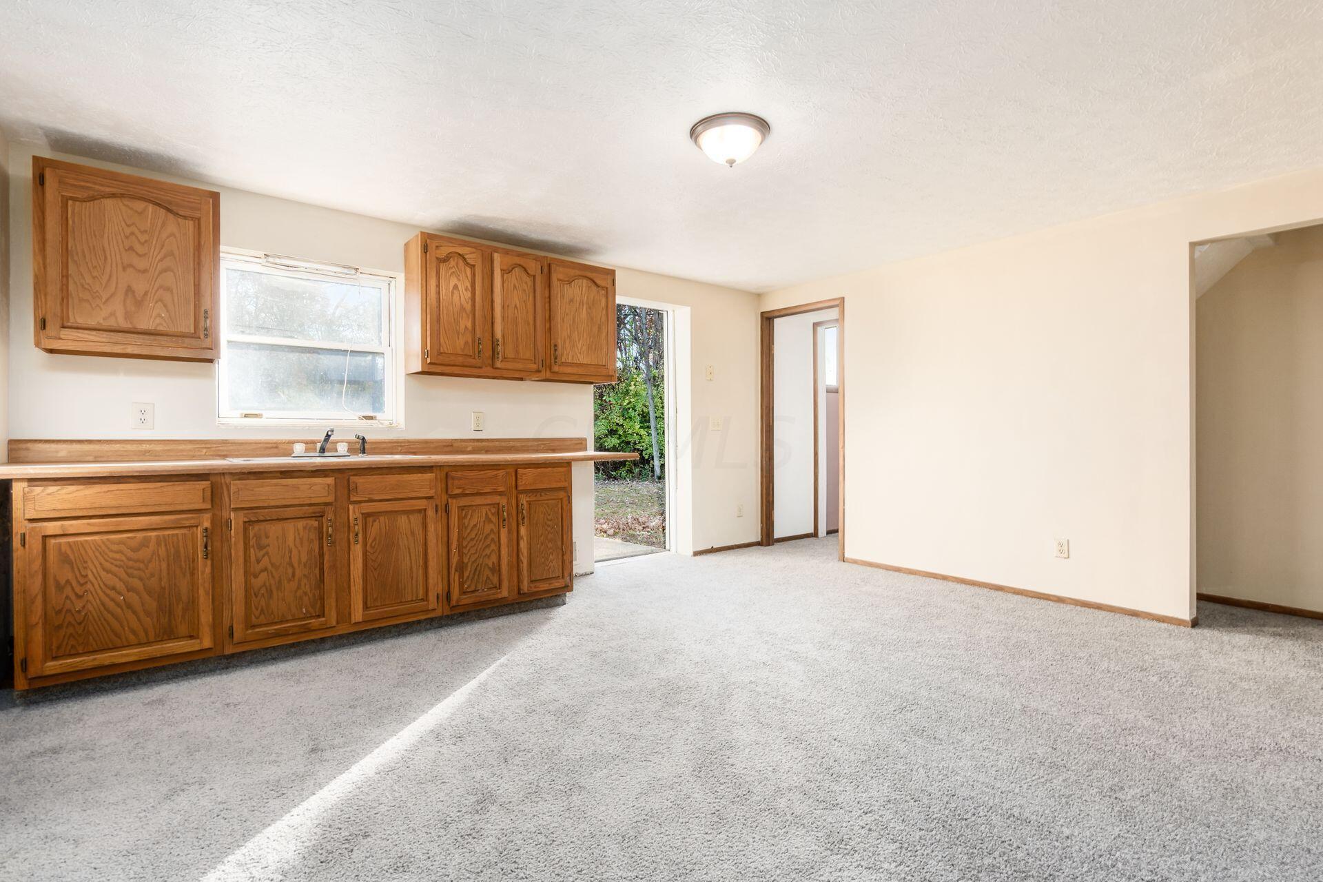 9083 Taylor Road Orient, OH 43146 - Photo 77 of 93 Separate Entrance to InLaw Suite