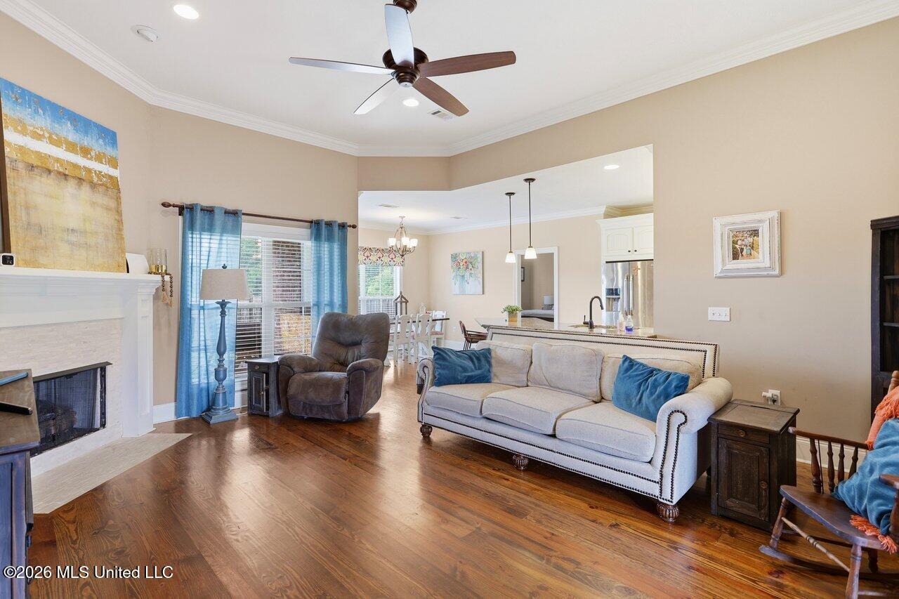 247 Tucker Drive Brandon, MS 39042 - Photo 8 of 25 247 Tucker Dr Hometoursms.com 5
