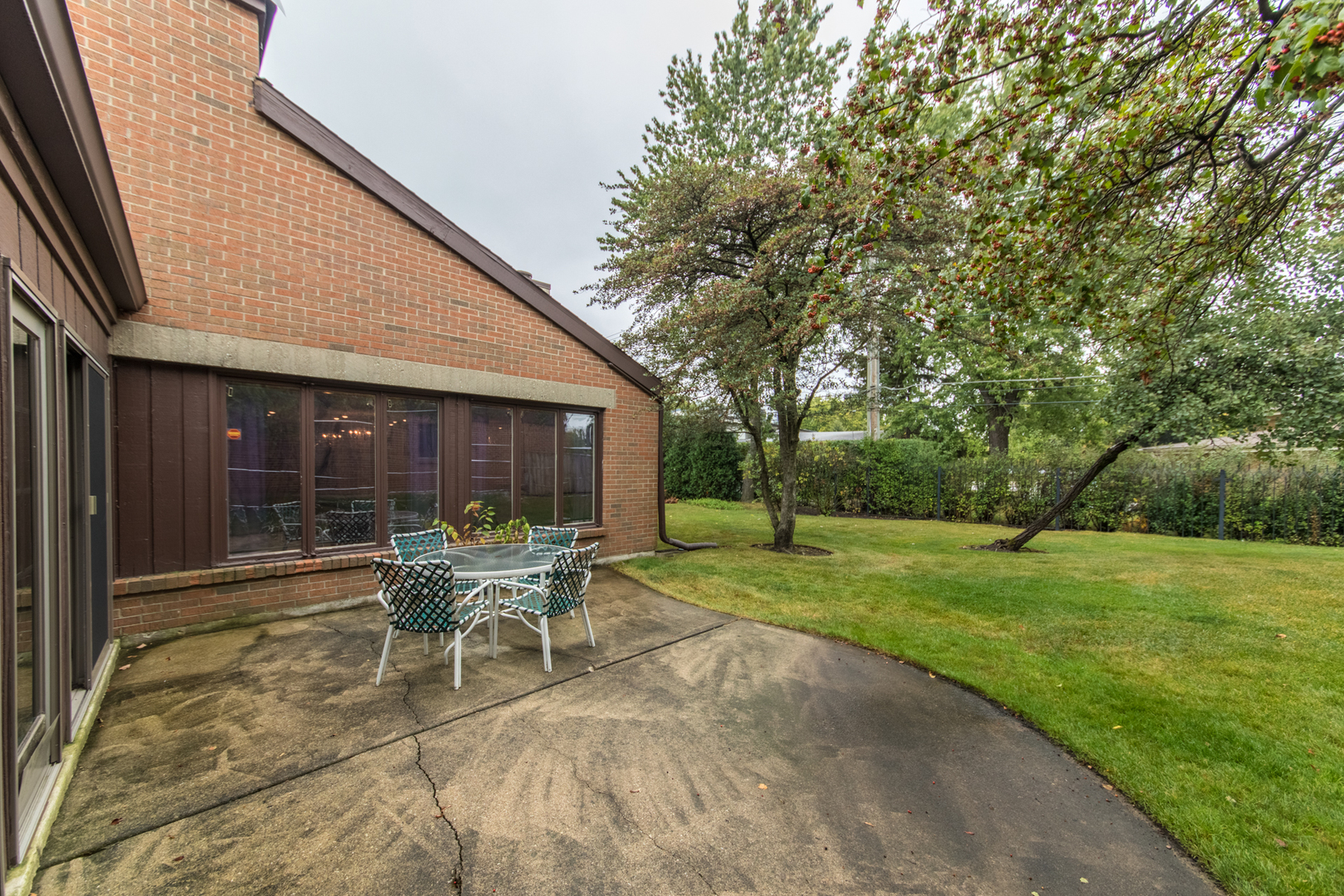 60 Boardwalk Place Park Ridge, IL 60068 - Photo 3 of 27