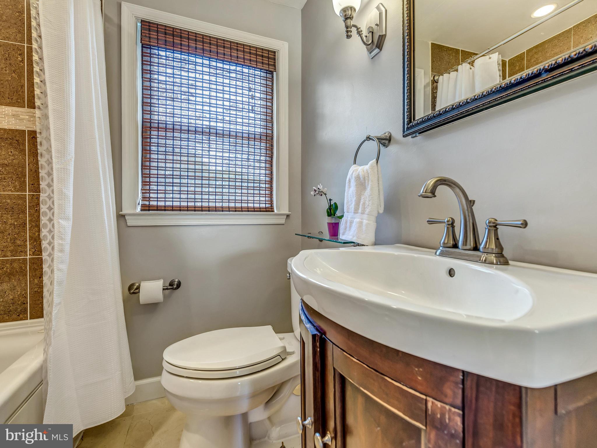 1702 Langford Road Baltimore, MD 21207 - Photo 14 of 20 Bath