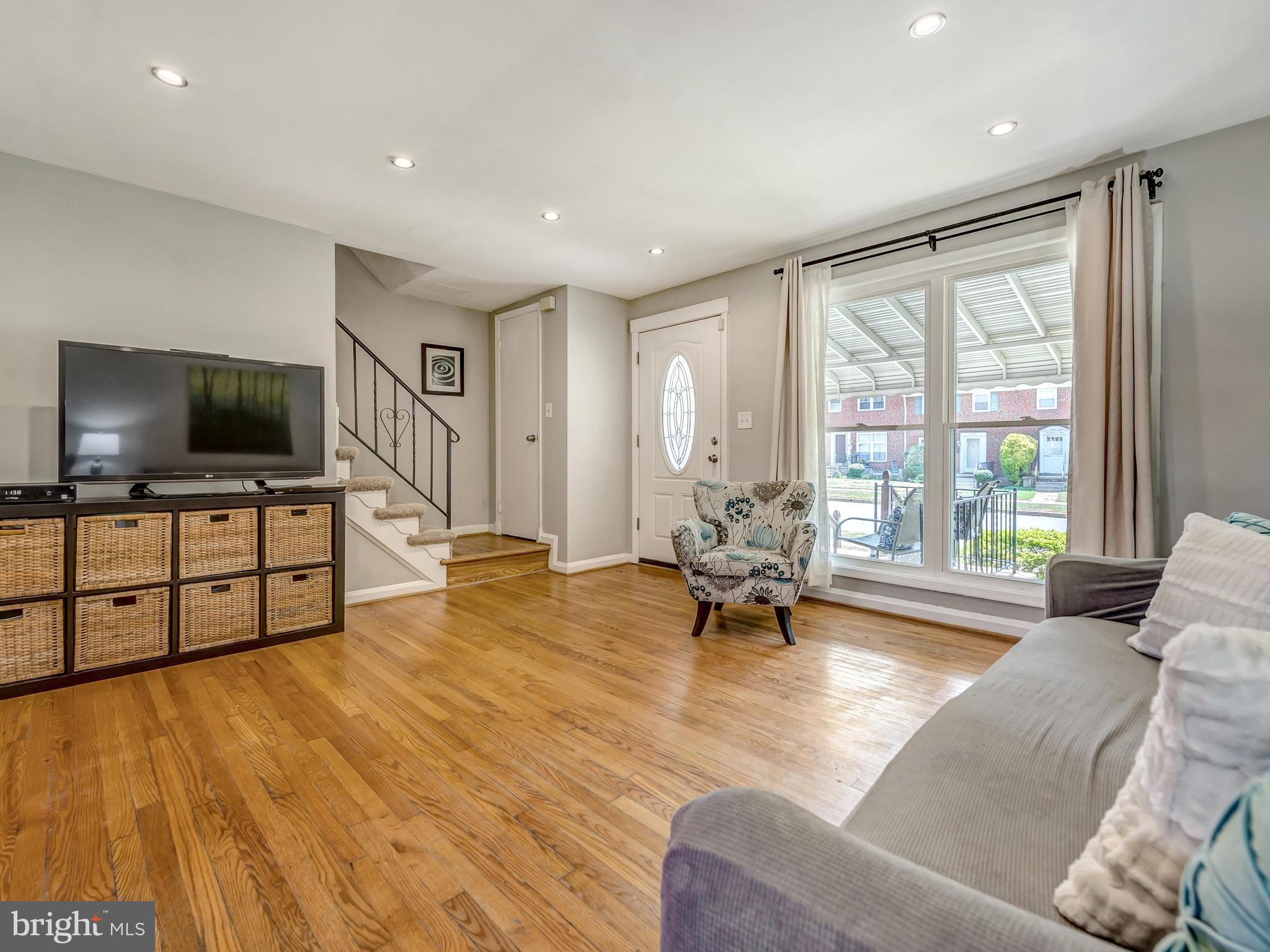 1702 Langford Road Baltimore, MD 21207 - Photo 6 of 20 Living Room