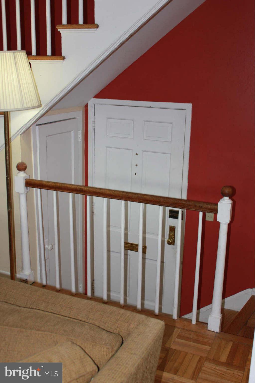 3216 Gunston Road Alexandria, VA 22302 - Photo 12 of 26 Interior (General)