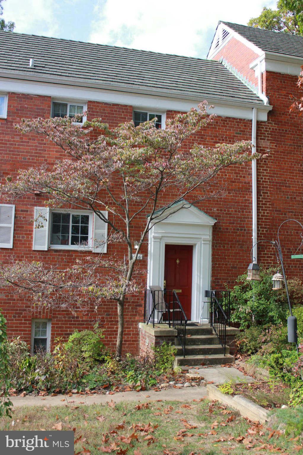 3216 Gunston Road Alexandria, VA 22302 - Photo 23 of 26 Exterior (General)