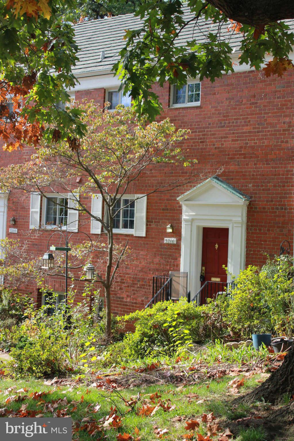 3216 Gunston Road Alexandria, VA 22302 - Photo 25 of 26 Exterior (Front)