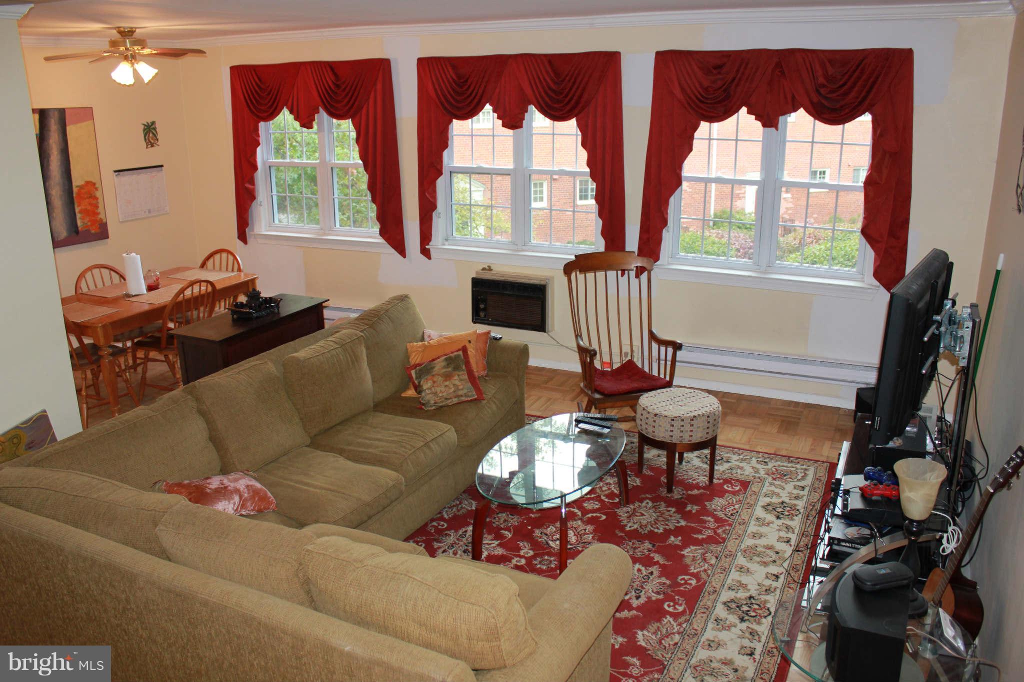 3216 Gunston Road Alexandria, VA 22302 - Photo 9 of 26 Interior (General)