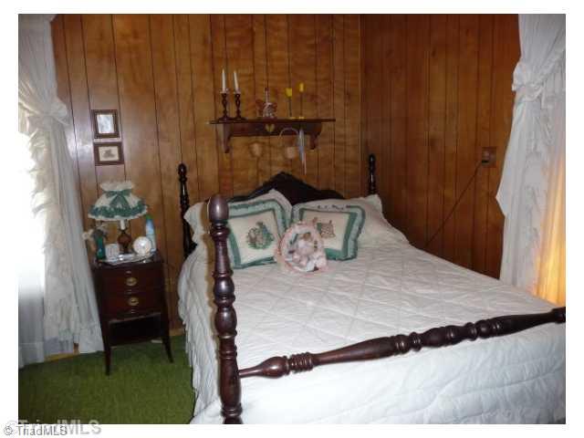 1300 Ridge Avenue Eden, NC 27288 - Photo 3 of 8 2nd Bedroom.