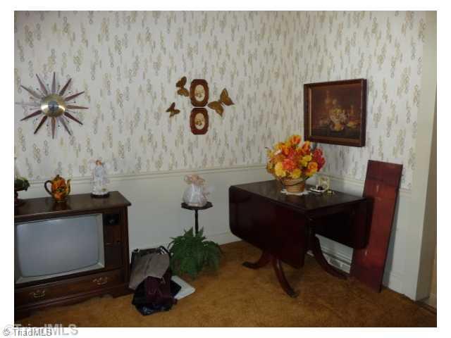 1300 Ridge Avenue Eden, NC 27288 - Photo 6 of 8 Dining Room.