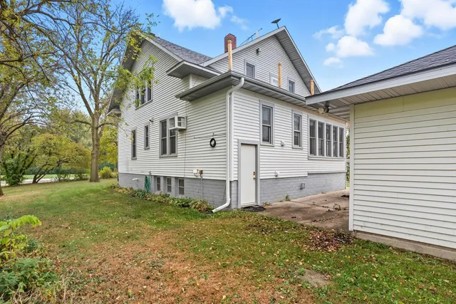 $579,900 | 19383 Babcock Avenue, Lester Prairie, MN 55354