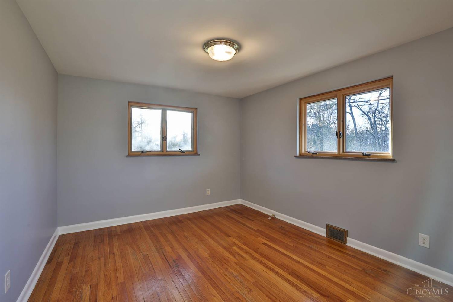 8090 Hopewell Road Montgomery, OH 45242 - Photo 13 of 33