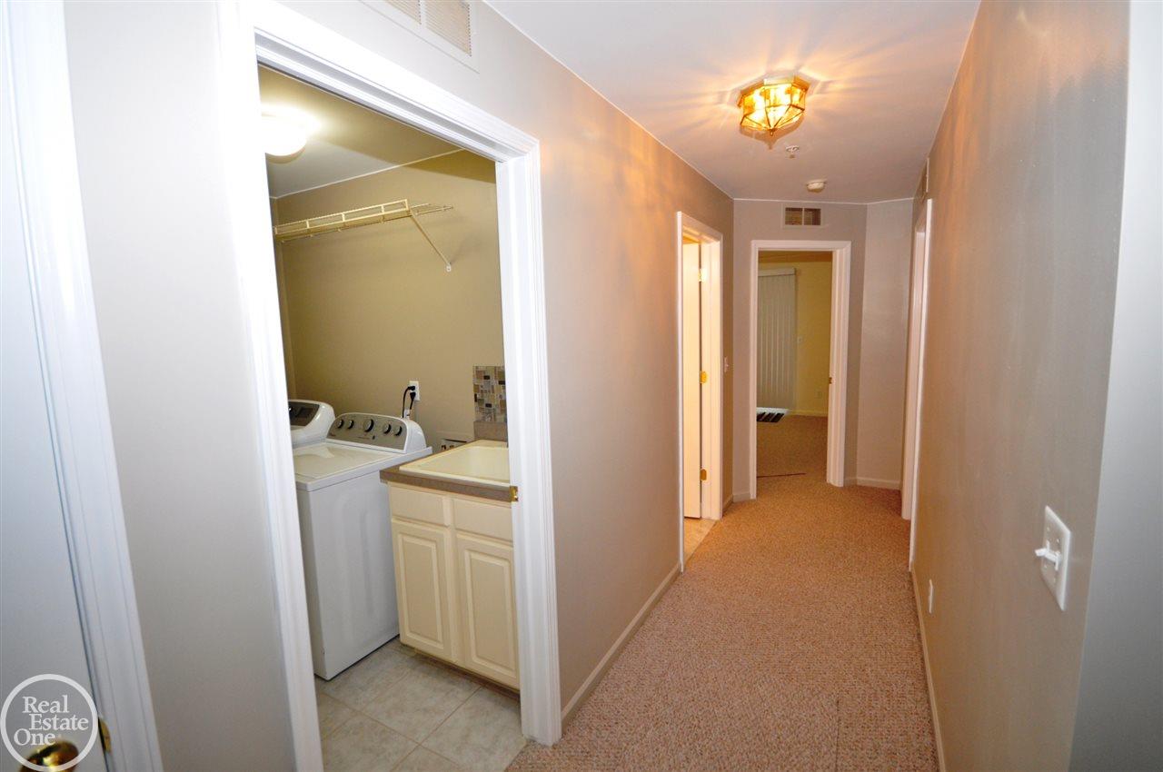 34090 Utica Road Fraser, MI 48026 - Photo 18 of 25 31340472-17.JPG