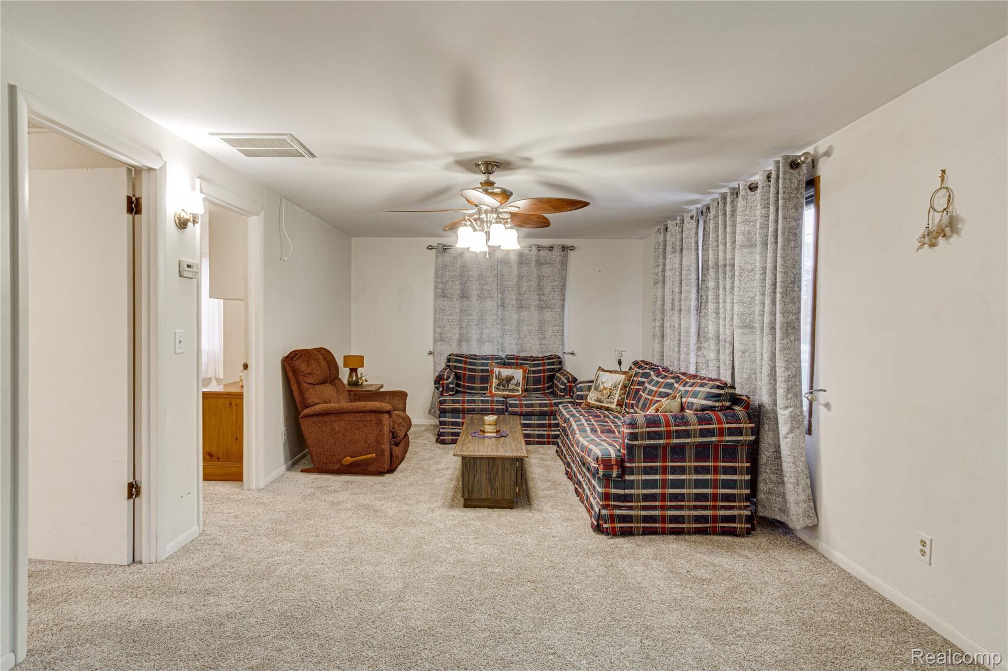 11432 North Belsay Road Clio, MI 48420 - Photo 4 of 22 Interiors (3 of 23).jpg
