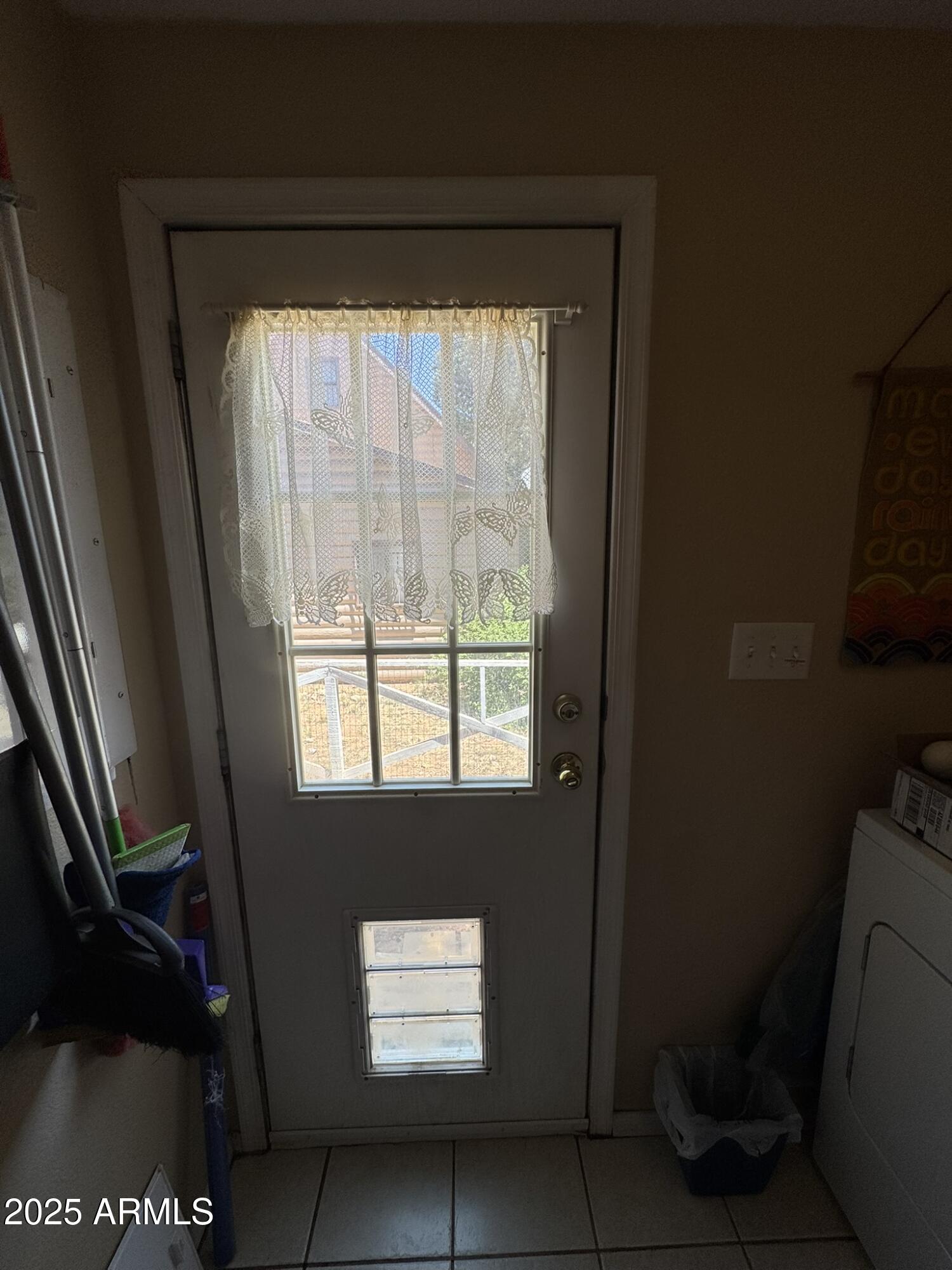 1998 Stagg Run Overgaard, AZ 85933 - Photo 61 of 61 a view of an empty room with a window