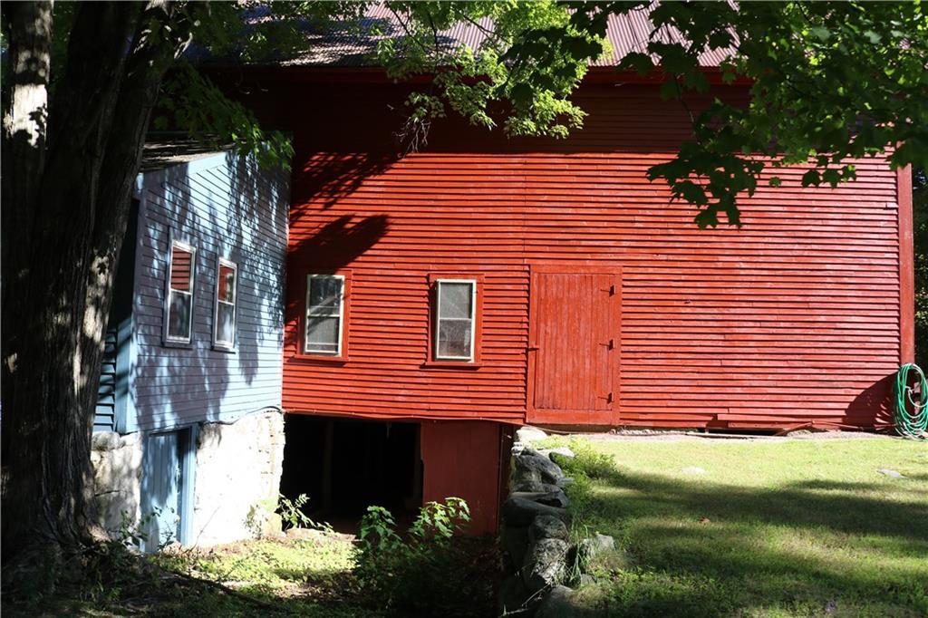 377 Main Street Springvale, ME 04083 - Photo 7 of 31 Barn
