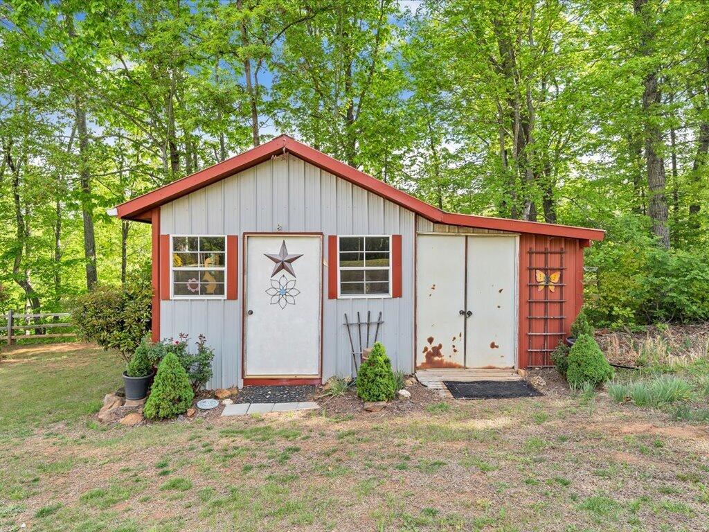 3475 Blue Knob Road Martinsville, VA 24112 - Photo 43 of 80 a view of a house with backyard and garden
